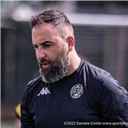 Laureato in scienze motorie e sportive di rende disponibile per lezioni di personal training!